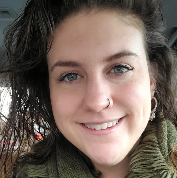 Meet your Posher, Lauren - Picture 1 of 1